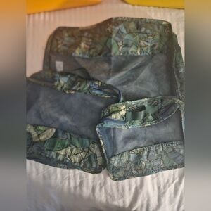 Leaf Print Travel Organizer Set